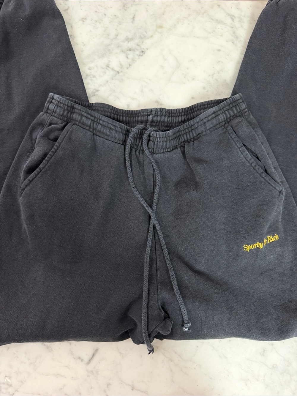 Sporty and rich sweat pants - Picture 3 of 5